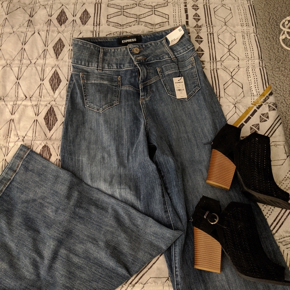 Express Wide Leg SHORT
